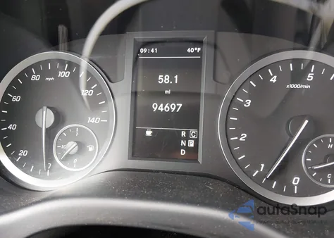 2021 Mercedes-Benz Metris из США, поврежденный, VIN W1YV0BEY4M3904370